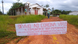 Placa instalada na comunidade Boa Esperança, na Terra Indígena Balaio; hábitos culturais e dificuldades no acesso à assistência em saúde tornam os indígenas especialmente vulneráveis à covid-19