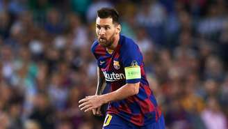 Messi marca, Barcelona vence lanterna e dispara na liderança