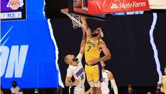 No 4º dia de 'pré-temporada' da NBA, Lakers vencem Magic.