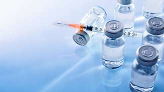 Além de eficiente, uma vacina contra o coronavírus precisa ser duradoura, diz Ilaria Capua