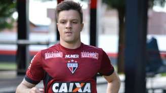 Kayser foi contratado pelo Cruzeiro em 2018, mas pouco foi aproveitado na Toca da Raposa-(Paulo Marcos/Atlético-GO)