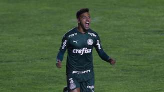 Gabriel Menino marcou um golaço para o Palmeiras pela Libertadores