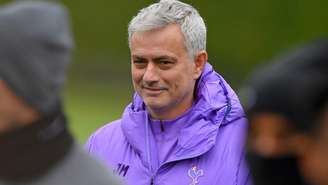 José Mourinho está no Tottenham (Foto: Daniel LEAL-OLIVAS / AFP)