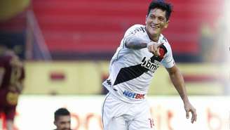 Cano chegou aos 18 gols com a camisa do Gigante da Colina (Foto: Anderson Stevens/Sport Recife)