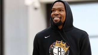 Kevin Durant tem desfalcado o Brooklyn Nets, que se supera com o desempenho de James Harden e Kyrie Irving