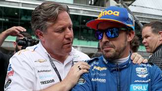 Zak Brown e Fernando Alonso: de homem de marketing a chefão da McLaren.