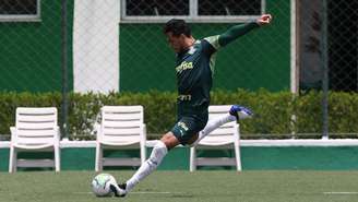 Gustavo Gómez durante treino na academia de futebol (Foto: Cesar Greco/Palmeiras)
