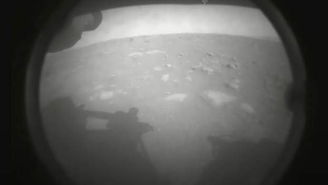 Primeira imagem de Marte enviada por Perseverance foi de baixa qualidade e em preto e branco