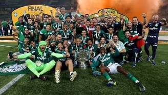 Jogadores do Palmeiras comemoram título do Palmeiras