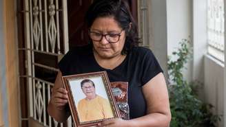 Elsa Maldonado espera o resultado do exame de DNA para dar um enterro digno à mãe dela, Enma Aguirre