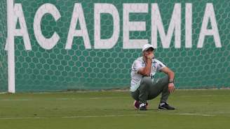 Abel Ferreira durante treinamento na Academia de Futebol (Foto: Cesar Greco/Palmeiras)