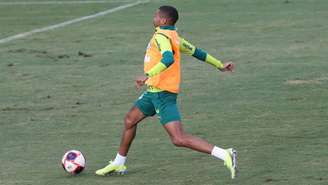 O jogador Wesley durante treinamento na Academia de Futebol (Foto: Cesar Greco/Palmeiras)