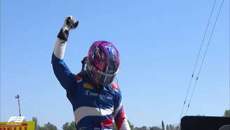 Alex Smolyar festeja a vitória na F3 em Barcelona 