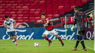 Rodrigo Caioroulette italianaação na partida contra o Vélez (Foto: Marcelo Cortes / Flamengo)