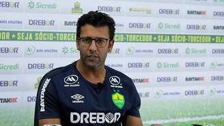 Alberto Valentim foi demitido do comando do Cuiabá