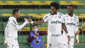 Rony e Luiz Adriano comemoram gol pela Libertadores (Foto: Cesar Greco/Palmeiras)