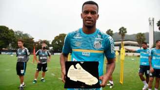 Copete foi homenageado pelo Santos nesta quinta (Foto: Ivan Storti/ Santos FC)