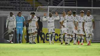 Jogadores do Santos comemoraram muito o ponto conquistado em Bragança (Ivan Storti / Santos)