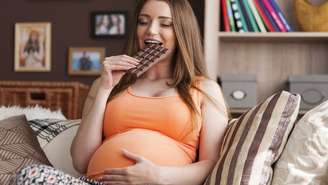 Manter uma alimentação saudável durante a gravidez é fundamental para a saúde