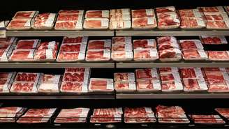 Mais calor e menos água devem prejudicar a qualidade do pasto, afetando a produção de carne, dizem cientistas. Preços altos vão tornar o consumo do produto ainda mais desigual