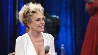 Ana Maria Braga passou por cirurgia no olho