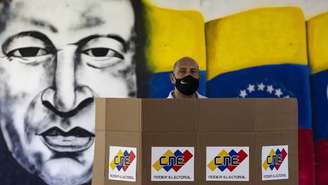 Eleitor vai às urnas na Venezuela