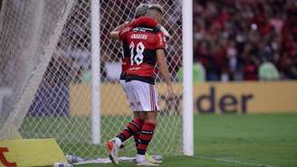 Andreas também recebeu apoio do grupo de jogadores do Flamengo (Foto: Marcelo Cortes / Flamengo)