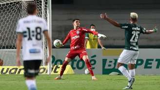 Vinicius Silvestre foi titular contra o Cuiabá (Foto: César Greco/Ag. Palmeiras)