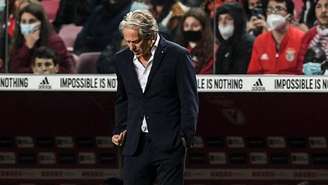 Jorge Jesus recebe vaias após derrota do Benfica para o Sporting (PATRICIA DE MELO MOREIRA / AFP)