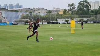 Reforço do Corinthians para 2022, Paulinho segue treinando com o elenco (Foto: Olavo Guerra/Ag.Corinthians)