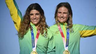 Martine Grael e Kahena Kunze levaram o ouro na modalidade 49er FX em Tóquio (AFP)