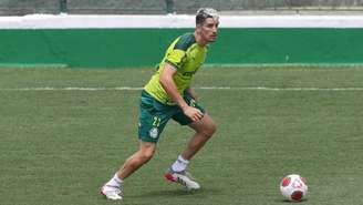 Piquerez durante treino do Palmeiras na Academia de Futebol (Foto: Cesar Greco/Palmeiras)