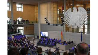 Volodimir Zelenski falou na manhã desta quinta-feira, 17, ao Bundestag, o Parlamento alemão