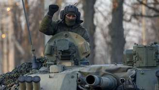 Tropas russas agora controlam grandes áreas no leste da Ucrânia, que prometeu lutar por cada metro do seu território