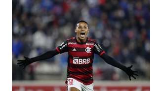Flamengo vence Católica e continua 100% na Libertadores