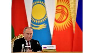 Vladmir Putin durante reunião do governo nesta segunda-feira, 16, em Moscou.