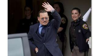 Advogada de Johnny Depp questiona Amber Heard sobre drogas e textos de amor em processo de difamação