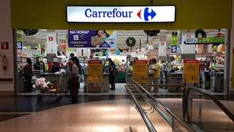 Entrada de um supermercado Carrefour