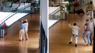 Momento em que mulher é feita de refém durante assalto a joalheria no Village Mall, no Rio de Janeiro