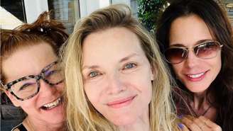 Michelle Pfeiffer publicou foto ao lado das irmãs, Dedee e Lori.
