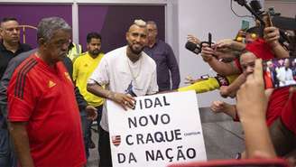 Vidal na chegada ao Rio de Janeiro (Foto: Mariana Sá/Lancepress!)