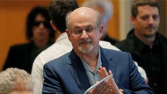 Salman Rushdie é autor de doze romances e diversos ensaios