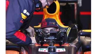 O piloto Max Verstappen acelera no GP da Holanda de Fórmula 1