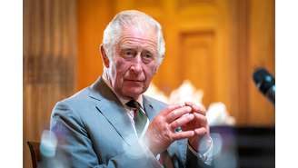 Rei Charles se pronuncia após morte da rainha Elizabeth II