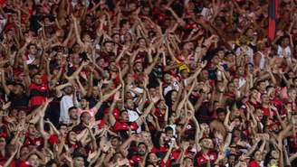 Imagem mostra torcida do Flamengo no Maracanã.