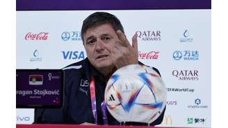 O técnico da Sérvia Dragan Stojkovic durante a coletiva de imprensa