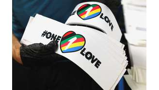 Braçadeiras "One Love" são símbolo de protestos contra preconceito LGBTfóbico