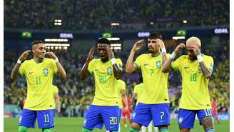 Jogadores da Seleção comemoram gol com dancinha na Copa