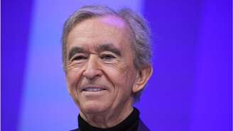 Bernard Arnault ultrapassou Elon Musk como o homem mais rico do mundo, segundo a Forbes