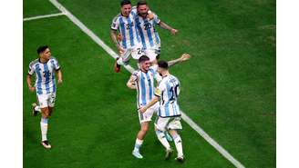 Argentina vence Croácia com autoridade
